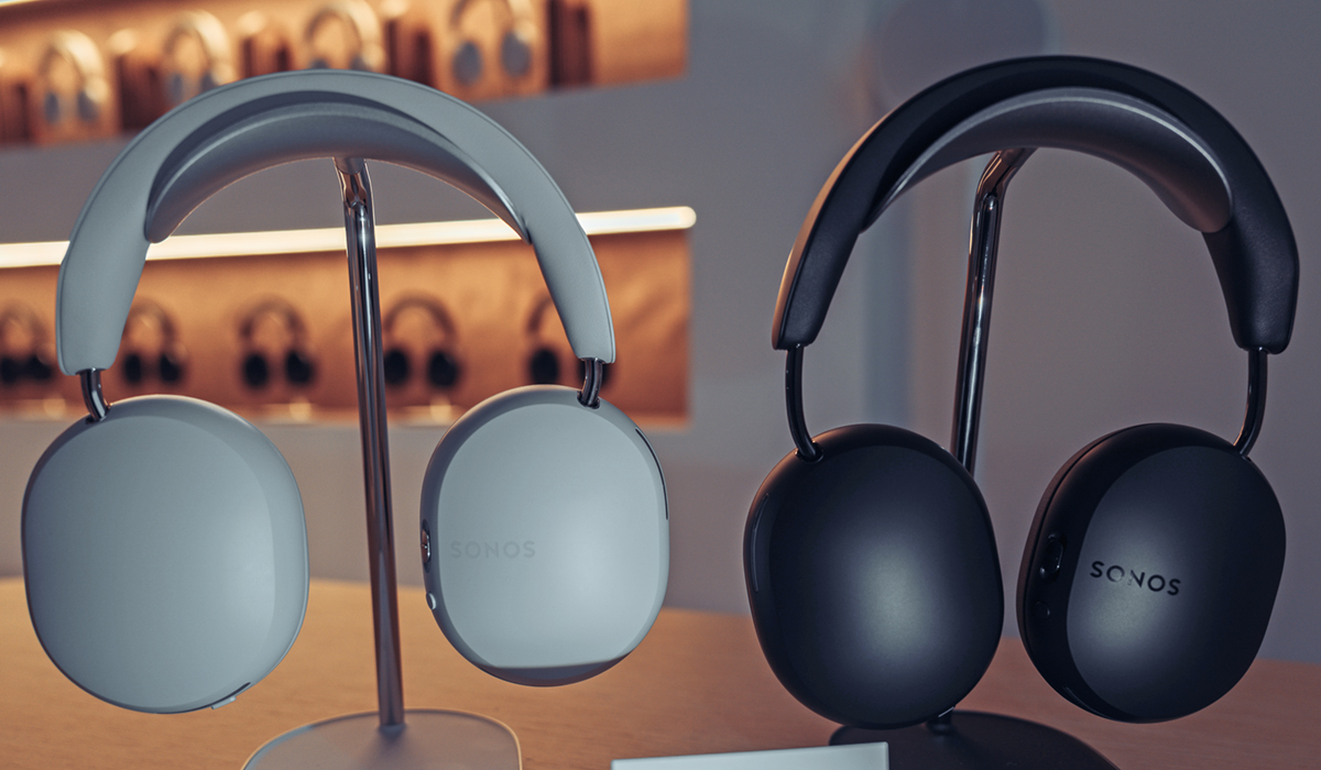Écouteurs Ace de Sonos en blanc doux et en noir