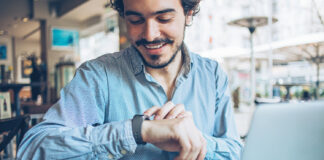 Man wearing smartwatch