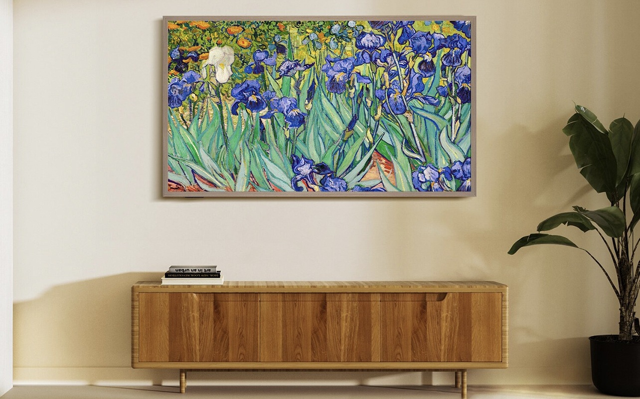 Téléviseur Canvas TV de Hisense monté au mur